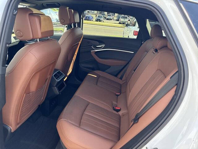 2024 Audi Q8 e-tron quattro Premium