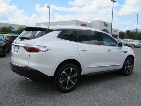 2022 Buick Enclave Essence