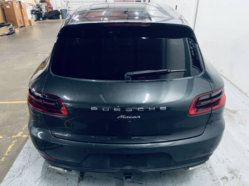 2017 Porsche Macan