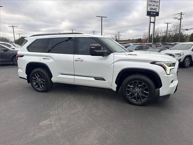 2023 Toyota Sequoia SR5