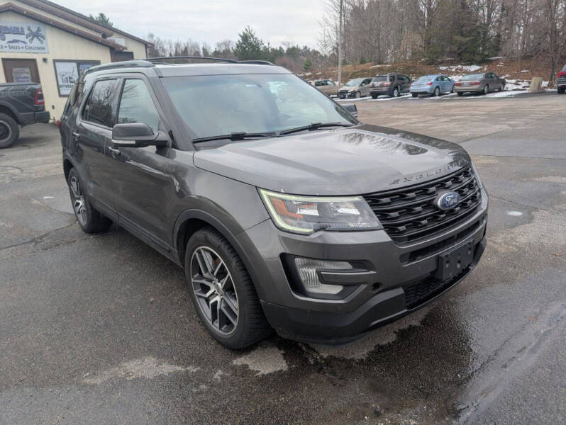 2017 Ford Explorer Sport's photo