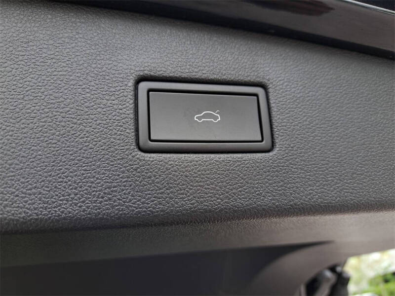 2022 Volkswagen Tiguan SEL R-Line 4Motion