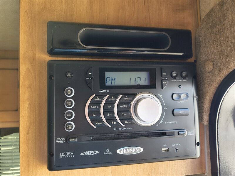 2015 Adventurer 86SBS