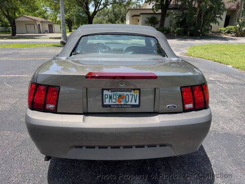 2002 Ford Mustang Deluxe