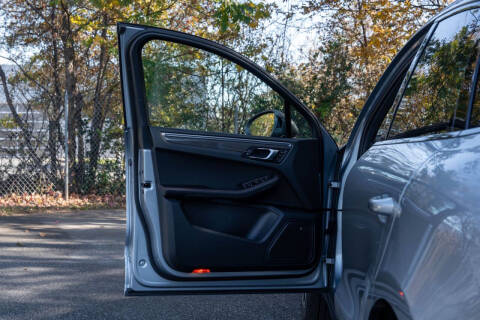 2025 Porsche Macan T