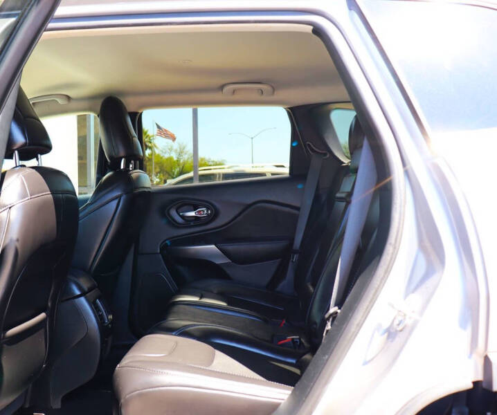 2019 Jeep Cherokee Latitude Plus