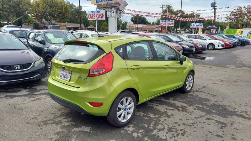 2013 Ford Fiesta SE