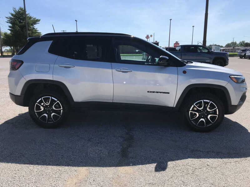 2025 Jeep Compass Trailhawk