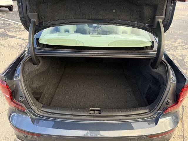 2022 Volvo S60 B5 Momentum