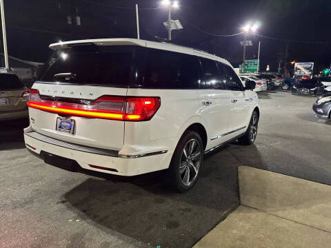 2019 Lincoln Navigator Select