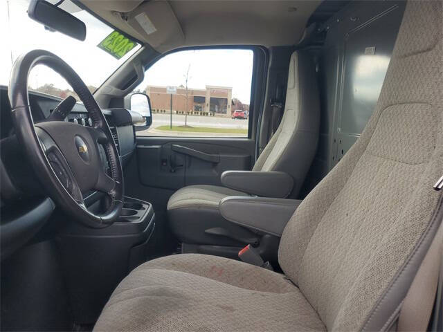 2023 Chevrolet Express 2500