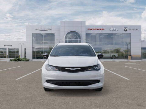 2025 Chrysler Voyager LX