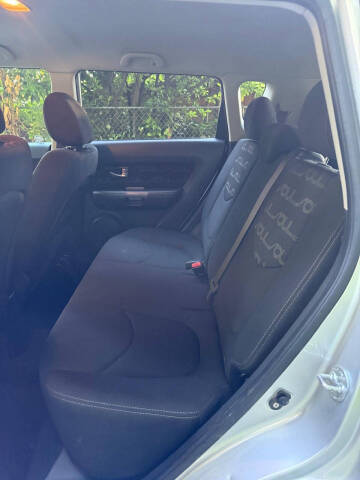 2013 Kia Soul +