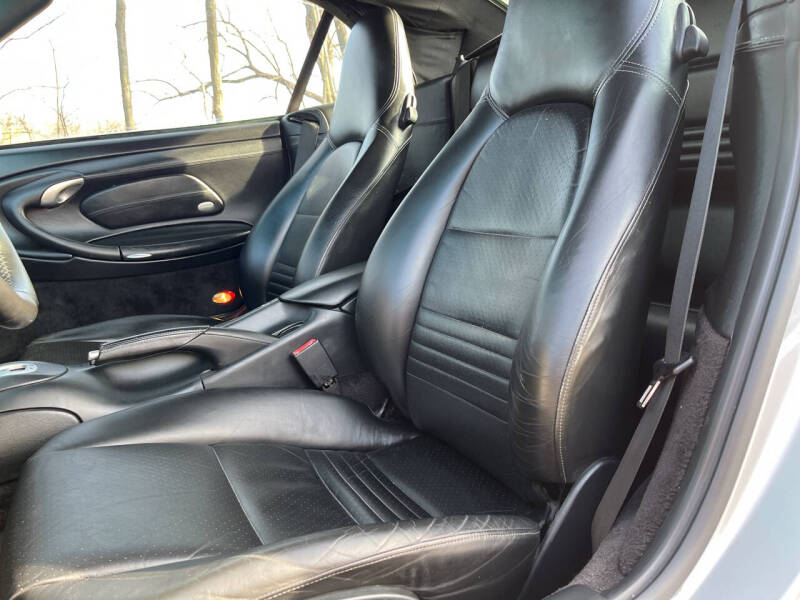 2001 Porsche 911 Carrera 4