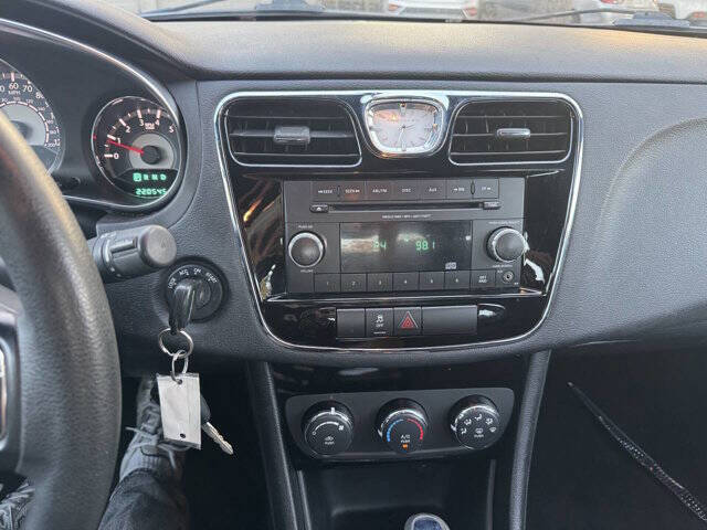 2013 Chrysler 200 LX