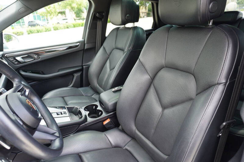 2023 Porsche Macan