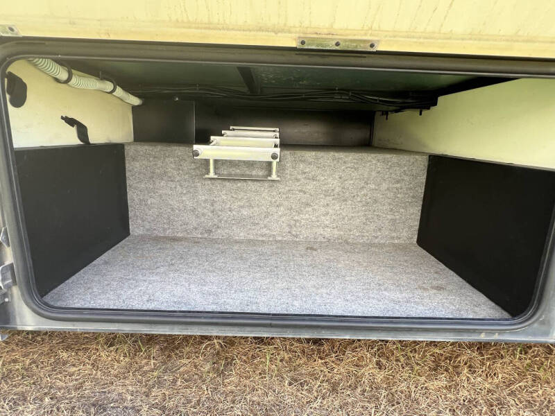 2001 Winnebago Journey 36L