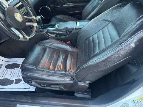 2011 Ford Mustang V6 Premium