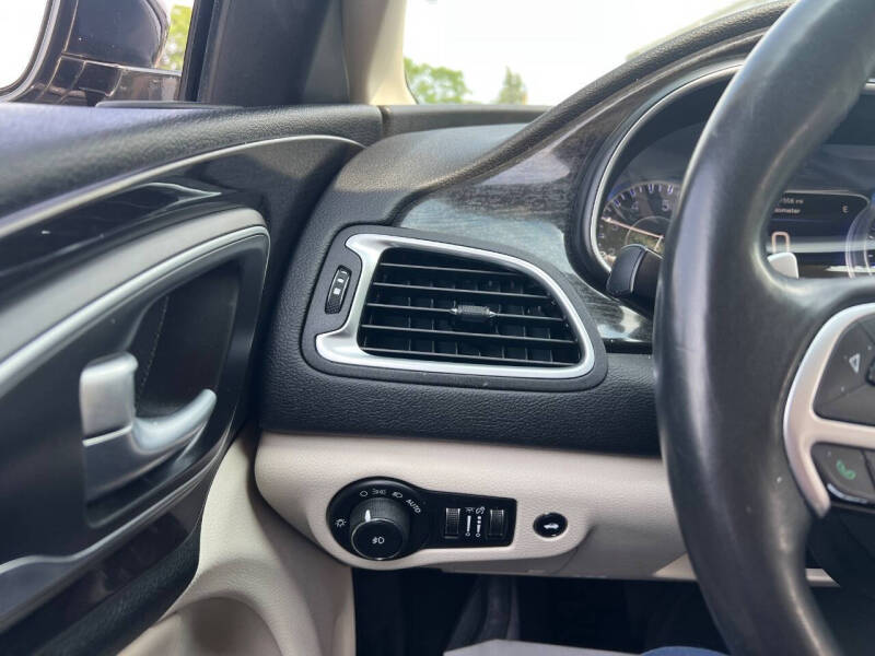 2016 Chrysler 200 C