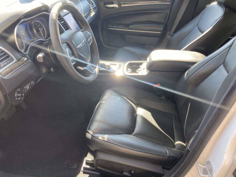 2023 Chrysler 300 Touring L