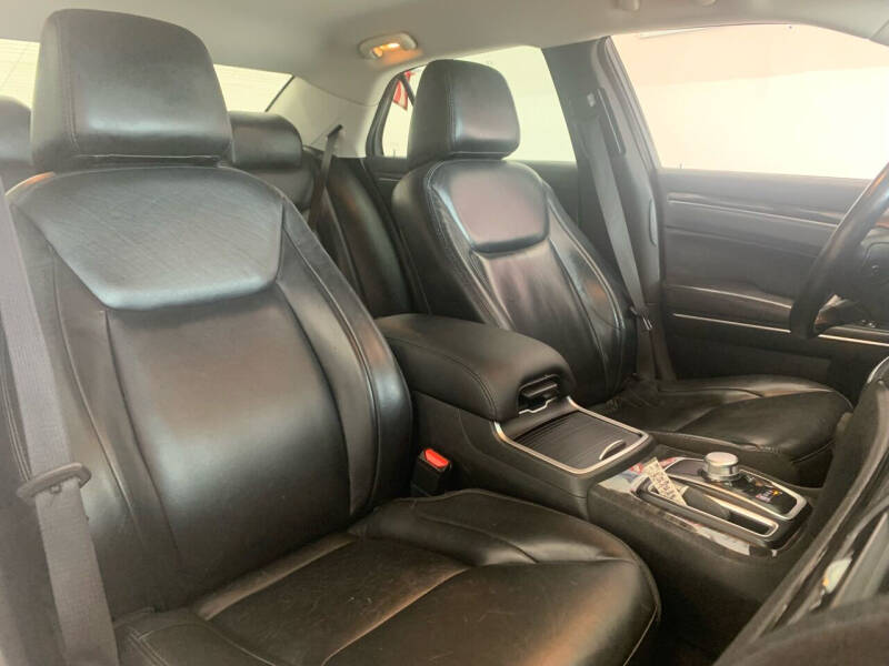 2018 Chrysler 300 Touring