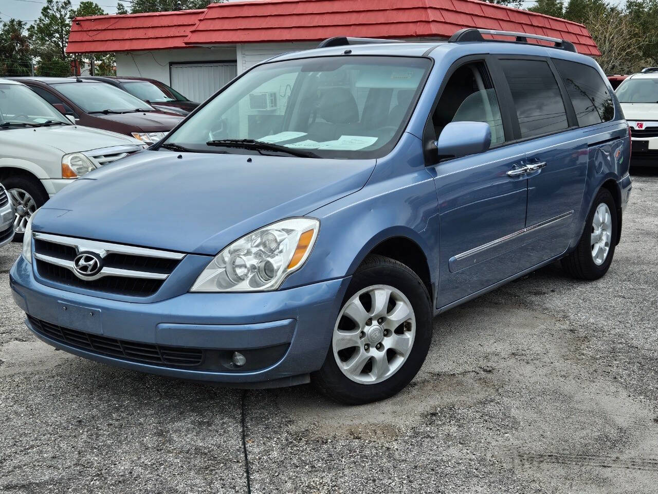 2008 Hyundai Entourage for sale at JOHNS AUTO SALES LLC in Apopka, FL