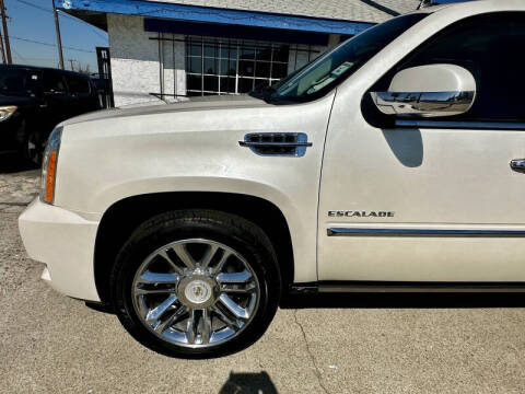 2012 Cadillac Escalade Platinum Edition