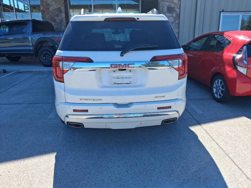 2023 GMC Acadia Denali