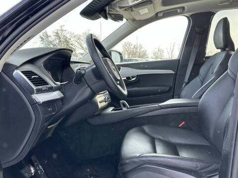 2023 Volvo XC90 B5 Core