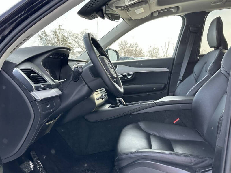 2023 Volvo XC90 B5 Core