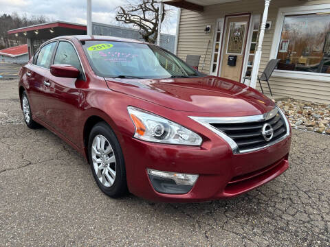 2013 Nissan Altima for sale at G & G Auto Sales in Steubenville OH
