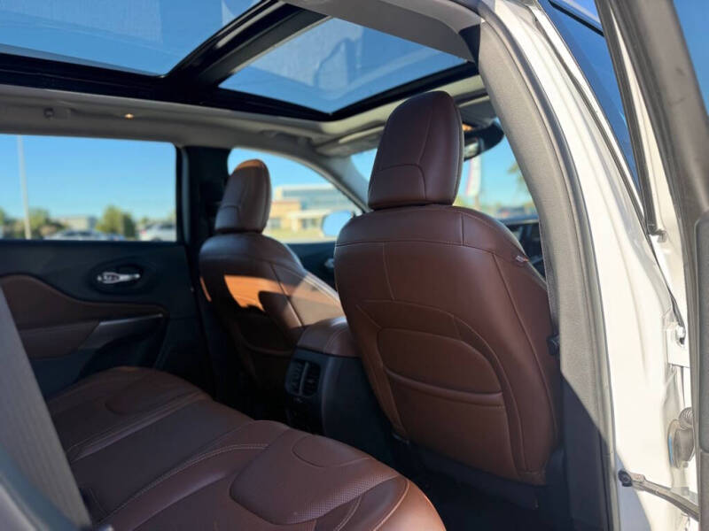 2019 Jeep Cherokee Overland