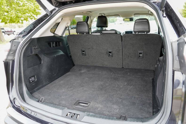 2022 Ford Edge Titanium