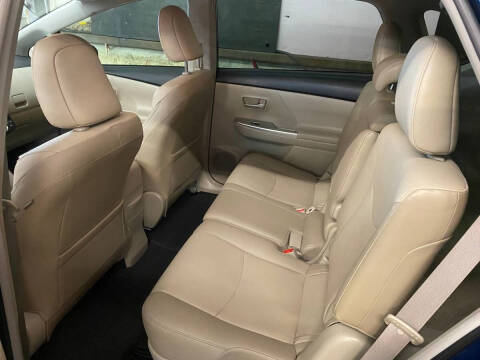 2012 Toyota Prius v Five