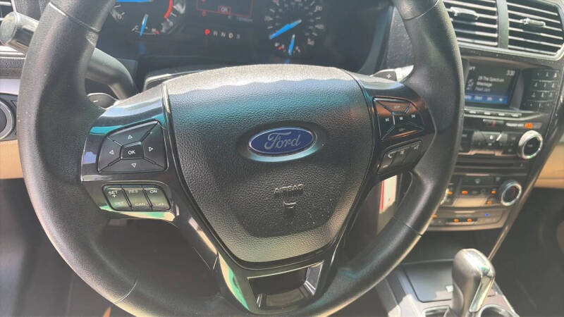 2017 Ford Explorer