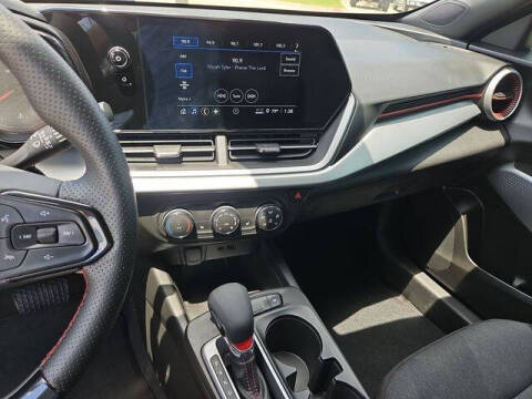 2025 Chevrolet Trax RS