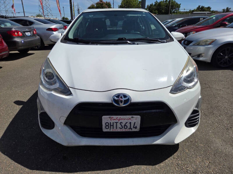 2016 Toyota Prius c Two