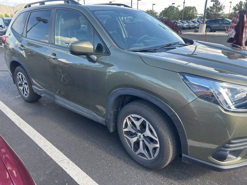 2024 Subaru Forester Premium