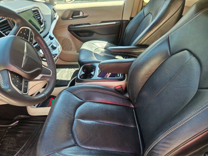 2022 Chrysler Pacifica Touring L