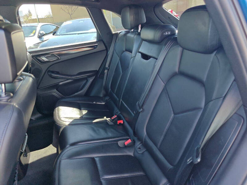 2017 Porsche Macan S