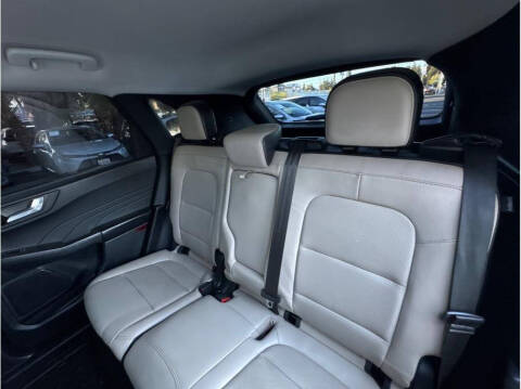 2022 Ford Escape Hybrid SEL