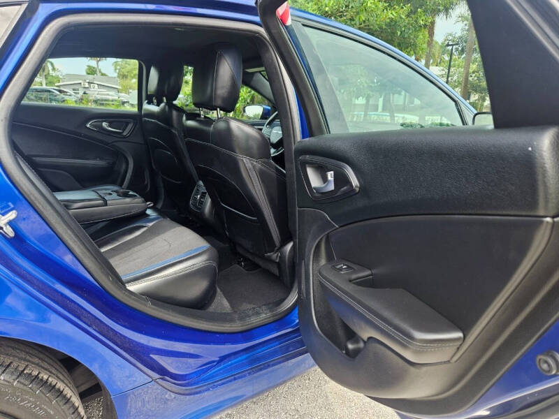 2015 Chrysler 200 S