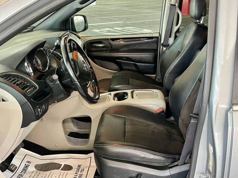 2019 Dodge Grand Caravan SXT photo 12