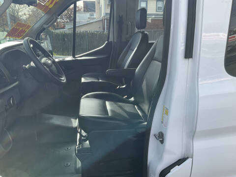 2022 Ford Transit 250