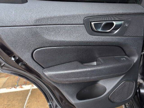 2022 Volvo XC60 B5 Momentum