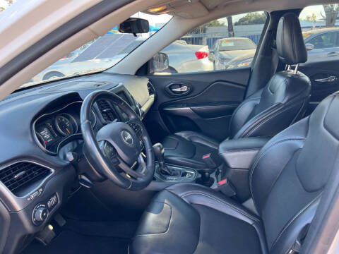 2019 Jeep Cherokee Latitude Plus