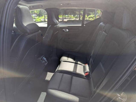 2025 Volvo XC40 B5 Plus Bright Theme