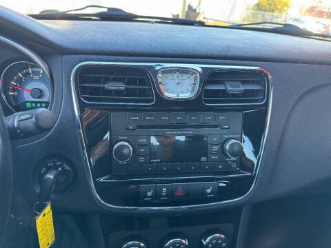 2013 Chrysler 200 Touring