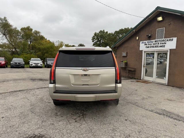 2017 Cadillac Escalade Luxury