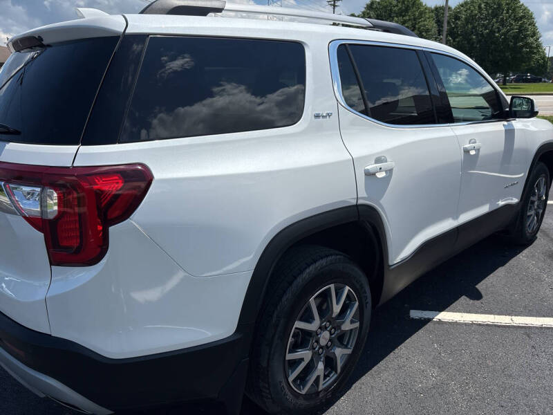 2023 GMC Acadia SLT